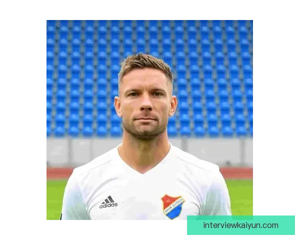 足球球星风云榜持续引发关注，明星球员表现逐渐提升。