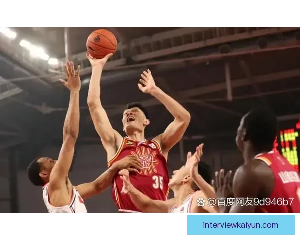 埃斯战术调整后球队表现稳健，战术适应性逐渐显现